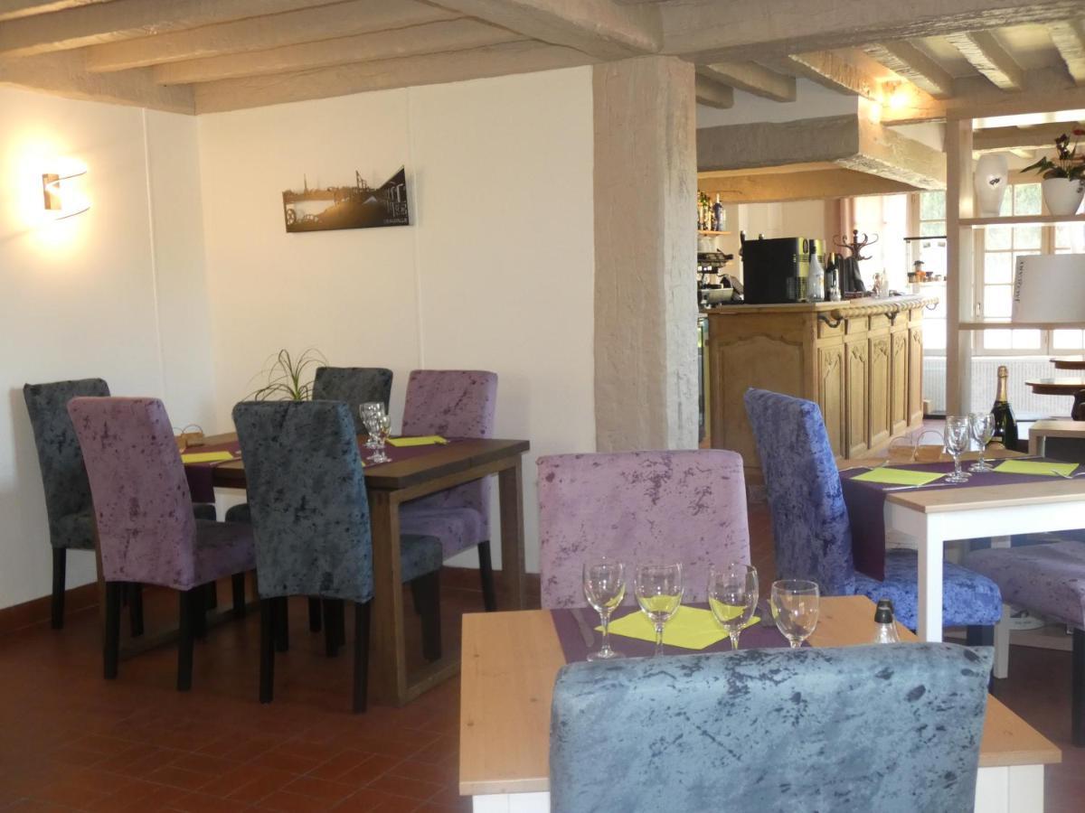 Logis Hotel Restaurant Auberge Saint Martin Surville  Exterior photo