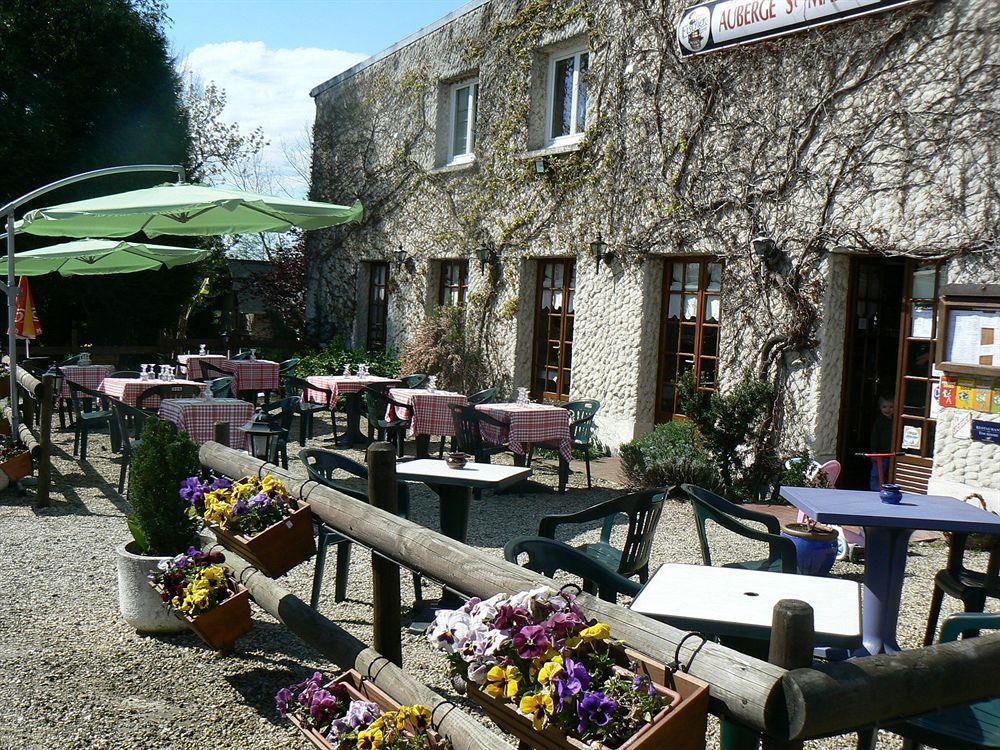 Logis Hotel Restaurant Auberge Saint Martin Surville  Exterior photo